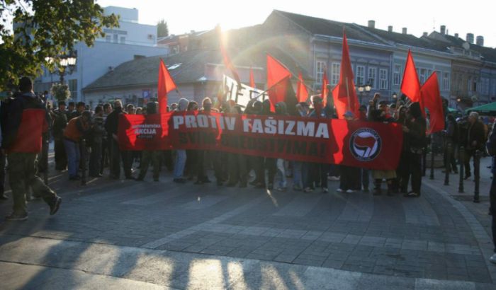 VIDEO: 10 godina od antifašističkog skupa u Novom Sadu, bez kazne za Firera VIDEO: 10 godina od antifašističkog skupa u Novom Sadu, bez kazne za Firera