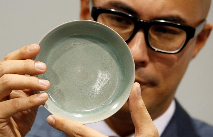 Činija od kineskog porcelana prodata za 37,7 miliona dolara Činija od kineskog porcelana prodata za 37,7 miliona dolara
