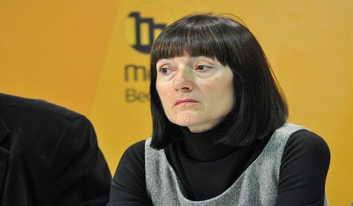 Ostavka Ljiljane Smajlović zbog imenovanja novog državnog sekretara za informisanje Ostavka Ljiljane Smajlović zbog imenovanja novog državnog sekretara za informisanje