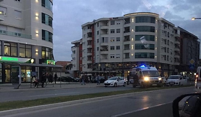 Devojčica i žena oborene na pešačkom prelazu kod Zonedove zgrade Devojčica i žena oborene na pešačkom prelazu kod Zonedove zgrade