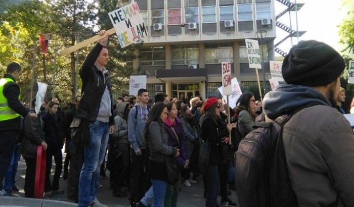 Studenti se pre 20 godina borili zbog politike, a danas zarad opstanka Studenti se pre 20 godina borili zbog politike, a danas zarad opstanka