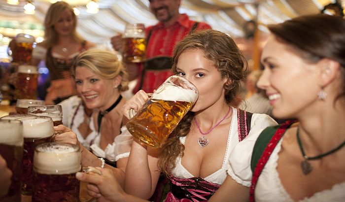 Novosadski oktoberfest - sve spremno za pivo, kobasice i perece Novosadski oktoberfest - sve spremno za pivo, kobasice i perece