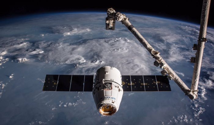 VIDEO: Kapsula Space X se uspešno vratila na Zemlju VIDEO: Kapsula Space X se uspešno vratila na Zemlju