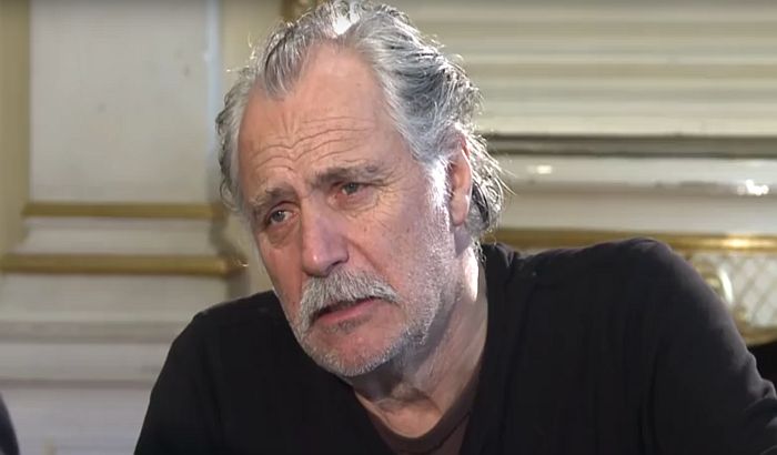 Čamac Dragana Nikolića poklonjen Radetu Šerbedžiji Čamac Dragana Nikolića poklonjen Radetu Šerbedžiji