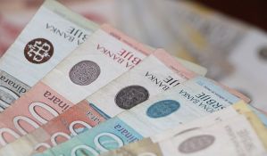 Ekonomija zaboravljena, izbori uslovili rast plata i penzija Ekonomija zaboravljena, izbori uslovili rast plata i penzija