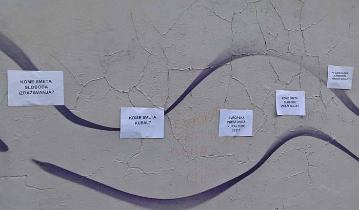 FOTO: Grad obećao nove murale u Novom Sadu, ponovo poruke na zidu i cveće FOTO: Grad obećao nove murale u Novom Sadu, ponovo poruke na zidu i cveće