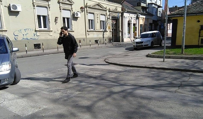 Zakon na čekanju dok bahati vozači gaze decu na pešačkim prelazima Zakon na čekanju dok bahati vozači gaze decu na pešačkim prelazima
