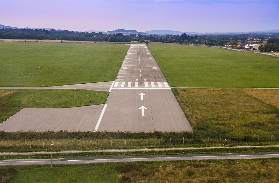 Najavljeno proširenje aerodroma "Morava": Dobija veći parking, tehnički blok, kargo centar...