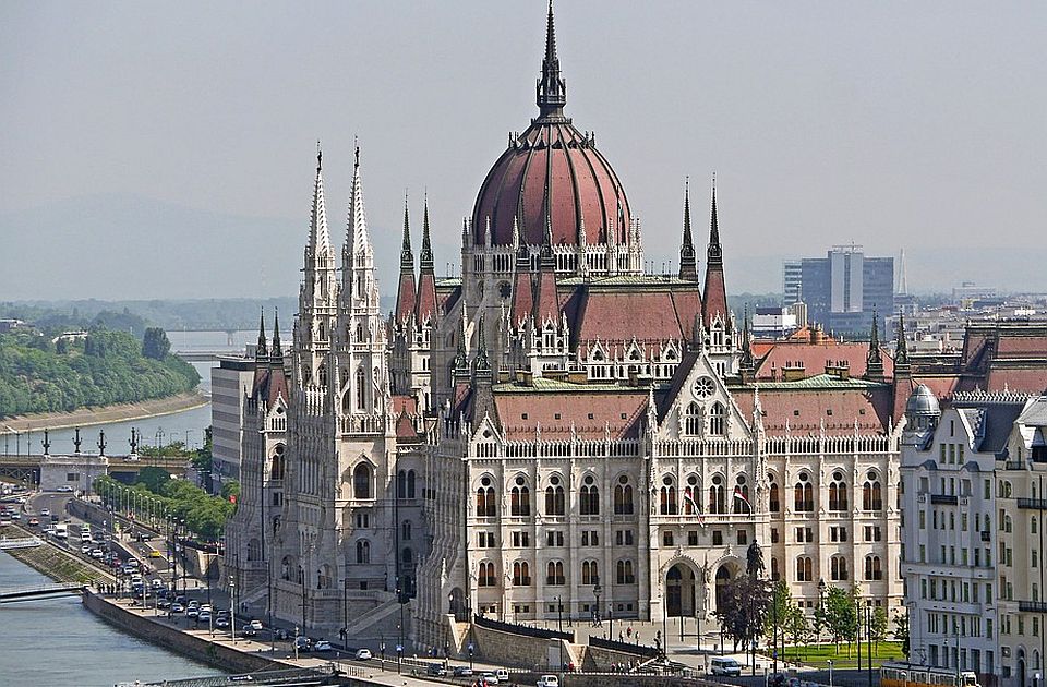  Mađarska: Dogovor sa Srbijom o izgradnji naftovoda za spajanje sa "Družbom"