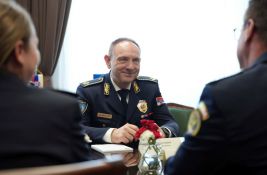 Direktor policije: Na skupovima protiv blokada 100.000 ljudi, bilo koškanja u Novom Sadu