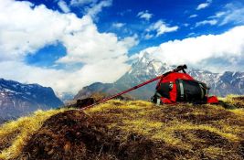 VIDEO: Dronovi čiste Mont Everest od silnog smeća koje ostavljaju planinari