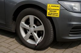 Nemački grad vozačima ispušta vazduh iz guma dok ne plate dug