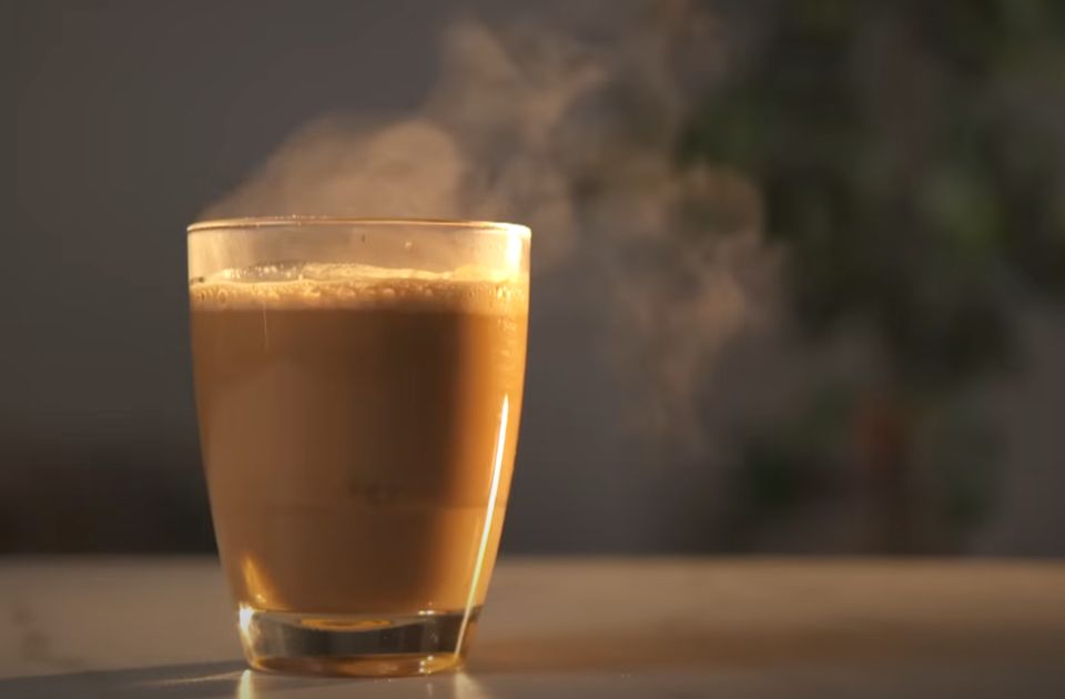 VIDEO Pijete 3 u 1 kafe u kesicama? Evo šta je to zapravo VIDEO Pijete 3 u 1 kafe u kesicama? Evo šta je to zapravo