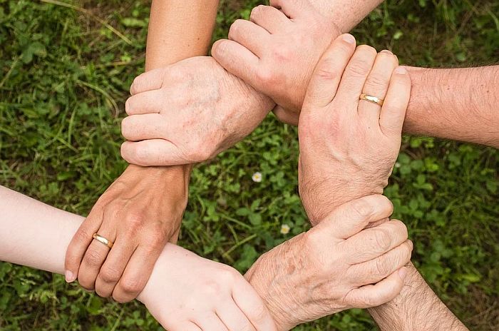 Dvadeset ljudi koji su nesebičnim delima ulepšali 2020. godinu u Srbiji dobija nagradu 