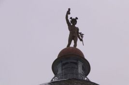 Statua boga Hermesa krasi jednu od najlepših novosadskih palata