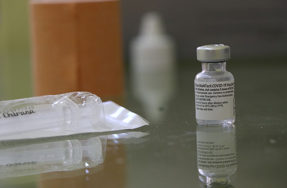 Fajzer podneo zahtev za odobrenje vakcine za decu stariju od 12 godina