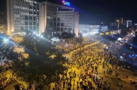 UŽIVO: Novosađani dočekuju studente iz Srbije UŽIVO: Novosađani dočekuju studente iz Srbije