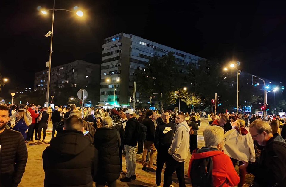 UŽIVO: Novosađani dočekuju studente iz Srbije UŽIVO: Novosađani dočekuju studente iz Srbije