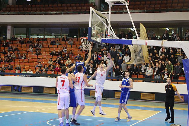 Košarkaši Vojvodine zaustavljeni u Valjevu