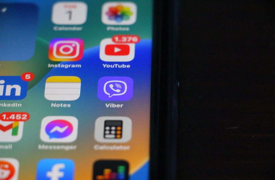Vlada Danske planira zabranu društvenih mreža mlađima od 15 godina