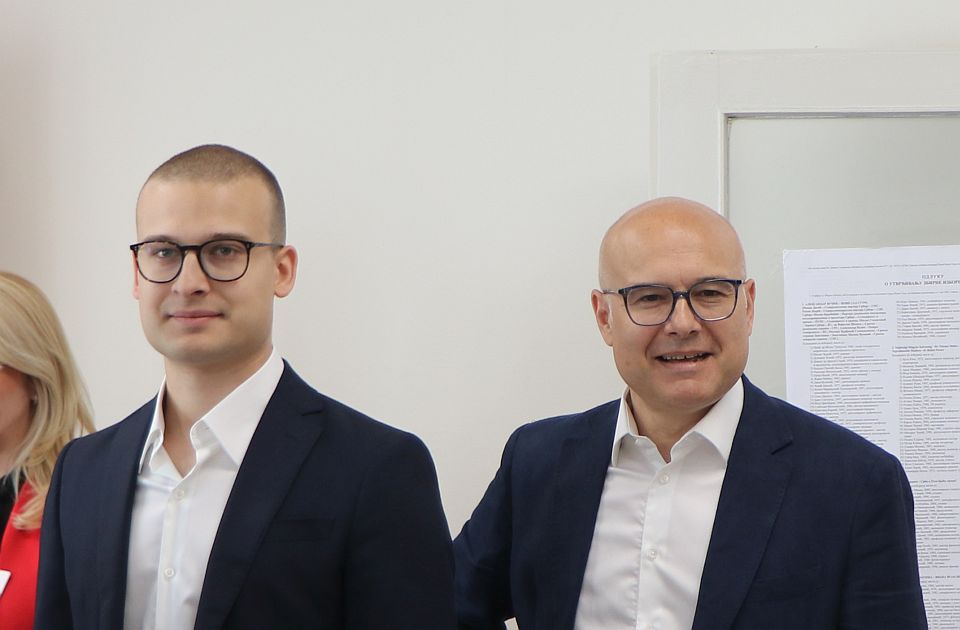 Sin Miloša Vučevića potpredsednik odbora SNS u Novom Sadu