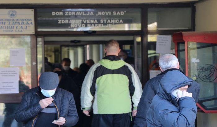 FOTO, VIDEO: U kovid ambulanti još veće gužve, ukinuti brojevi za čekanje