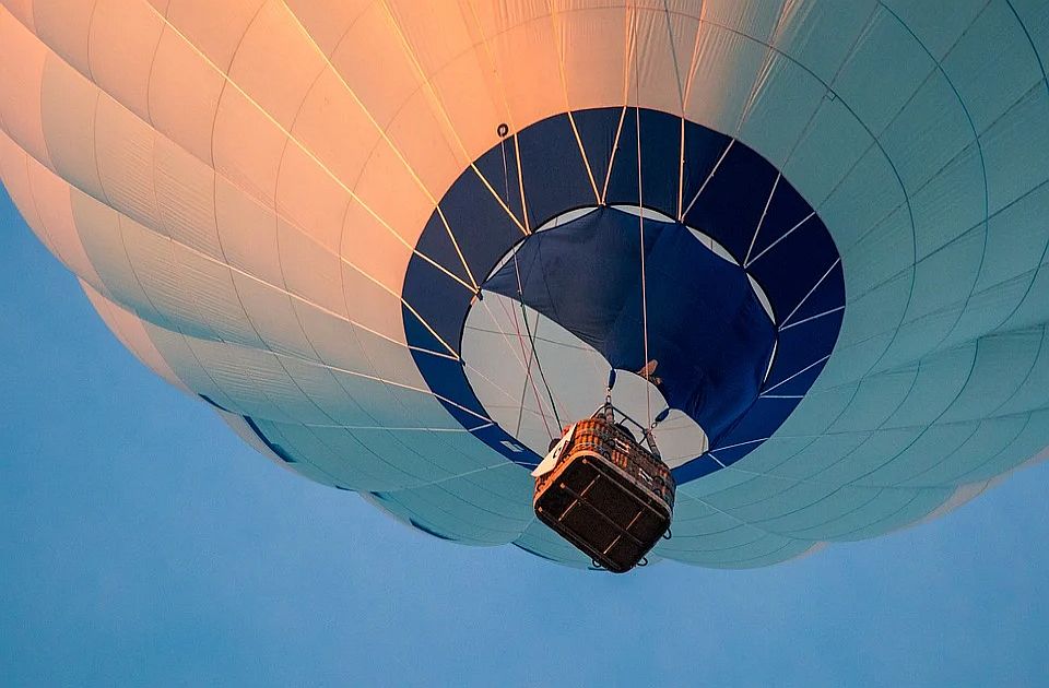 Šest osoba povređeno u nesreći balona na topao vazduh kod Ljubljane