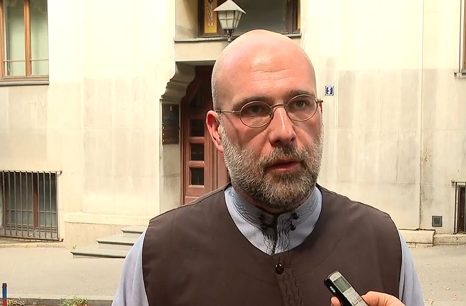 Teolog Milićević saslušan u Patrijaršiji: Verovatno će me isključiti iz crkve Teolog Milićević saslušan u Patrijaršiji: Verovatno će me isključiti iz crkve