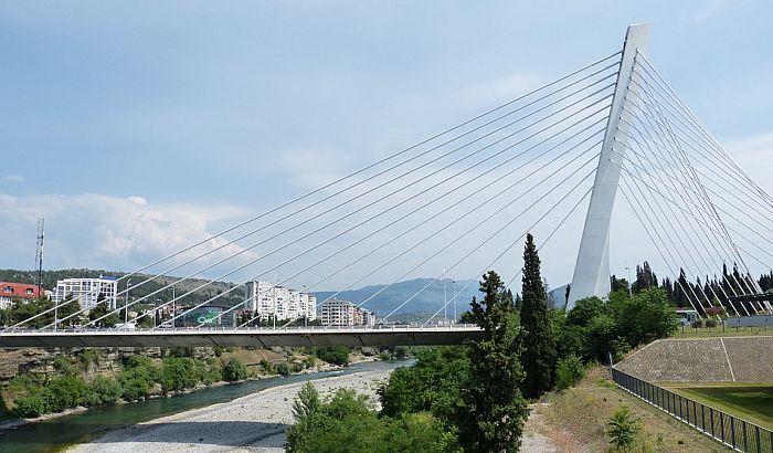 Preporučen rad od kuće za celu Crnu Goru, policijski čas i nove mere za pojedina mesta