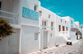 Santorini i Mikonos od 1. jula uvode taksu od 20 evra
