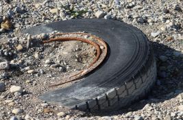 Država ukinula podsticaje za reciklere: Opasnost da stari bojleri, gume i akumulatori završe u prirodi