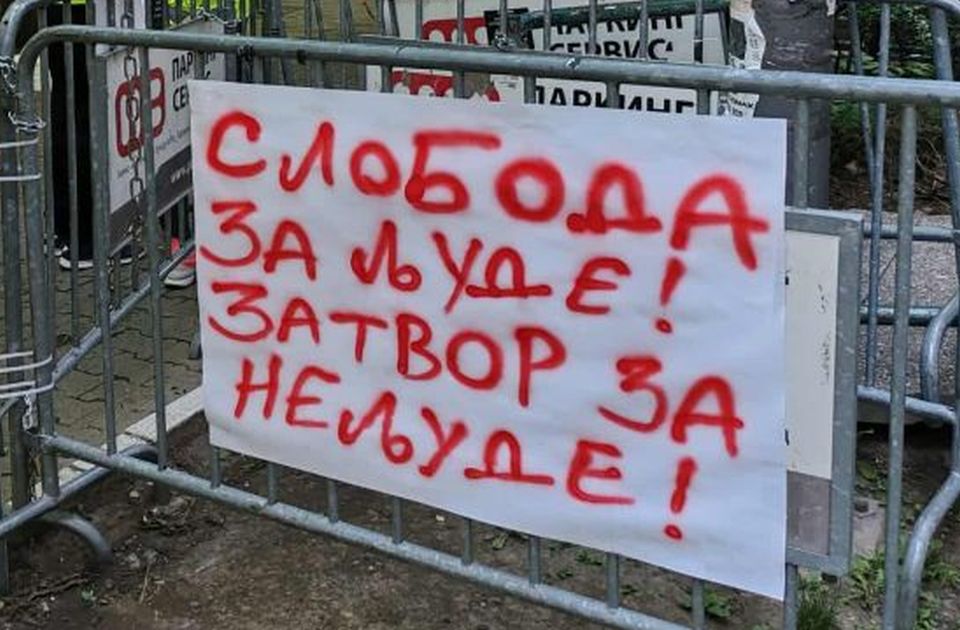 Novosadski aktivisti u egzilu: Reakcija Interpola dokazala da nas vlast proganja zbog političkih stavova