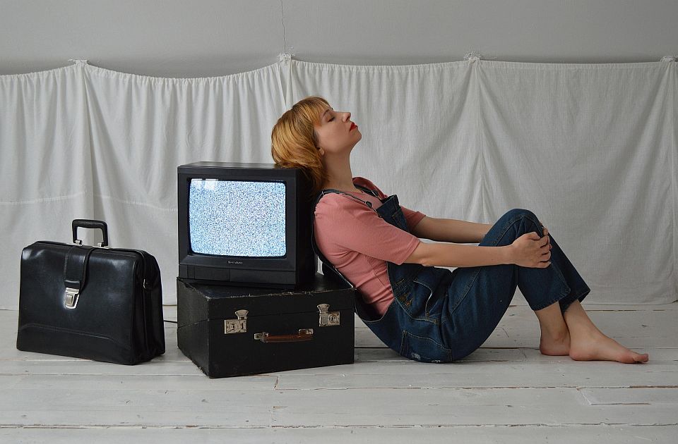 Gledanje televizije satima može biti povezano sa većim rizikom od demencije