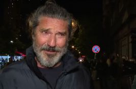VIDEO: Glumac Gagi Jovanović u Zemunu poprskan biber sprejem