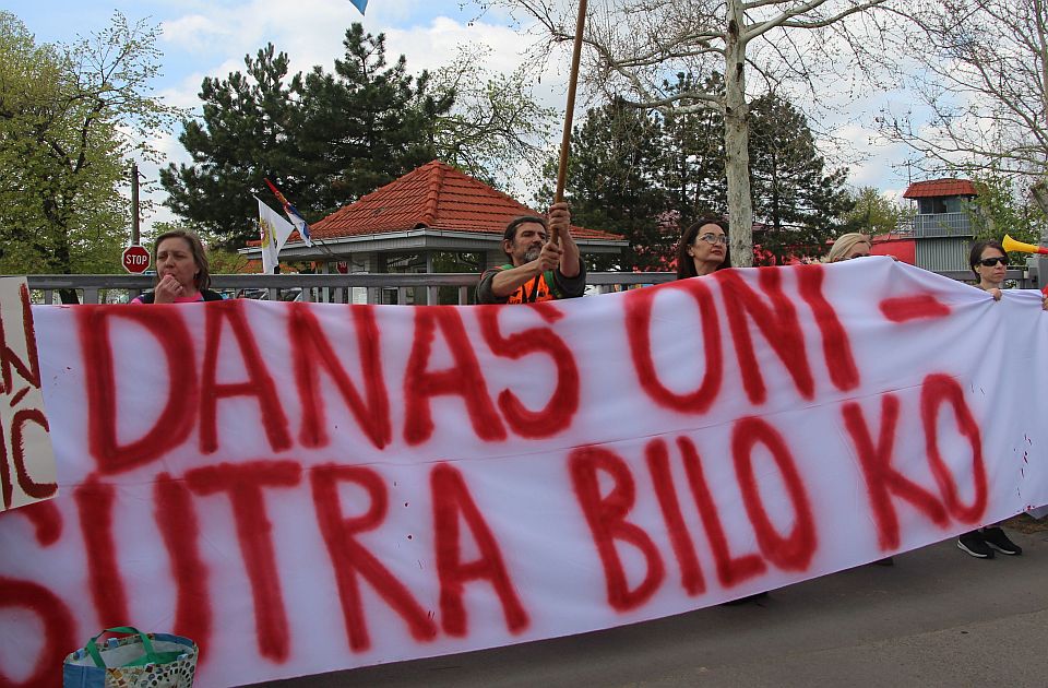 Zborovi blokirali raskrsnicu kod Futoške pijace, sutra još minut duže kod Bulevara Evrope