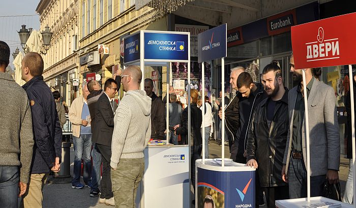 FOTO, VIDEO: Prvi javni skup Saveza za Srbiju u Novom Sadu, ponovo verbalni napad na Novakovića