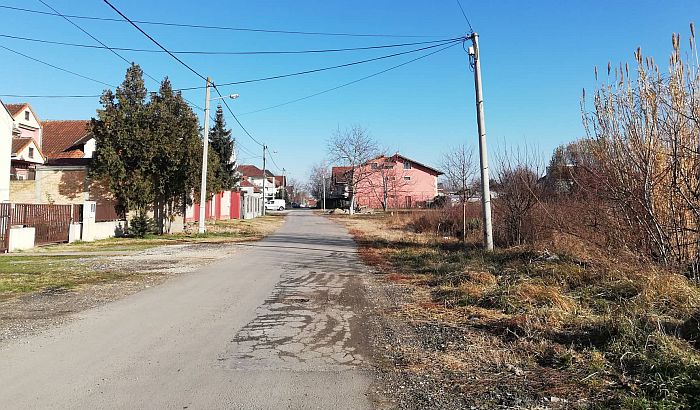 Kanalizaciona mreža u delu Adica završena pre pola godine, ali priključenje na mrežu tek za koji mesec