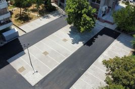 Ponovo moguće parkiranje na obnovljenom parkingu na Bulevaru Jaše Tomića