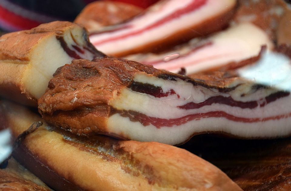 Mast, slanina i luk - evo zašto je dobro da ih jedete