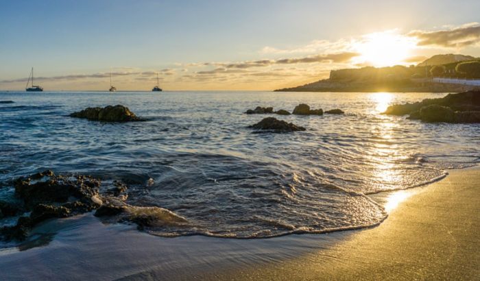 Naredio da se plaža u Španiji isprska razređenom varikinom, reagovala ekološka udruženja