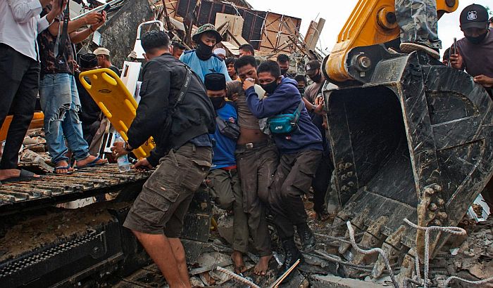Broj žrtava zemljotresa u Indoneziji porastao na 56