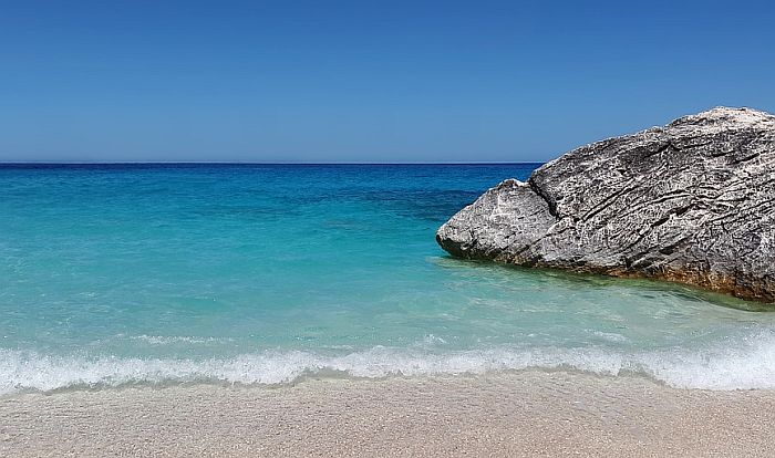 Pesak koji turisti ponesu za uspomenu vraća se na plaže Sardinije