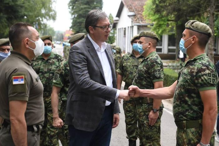 Vučić: Gledaćemo da kupimo lovce-bombardere