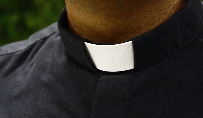 Podignuta optužnica za seksualne delikte protiv pet sveštenika