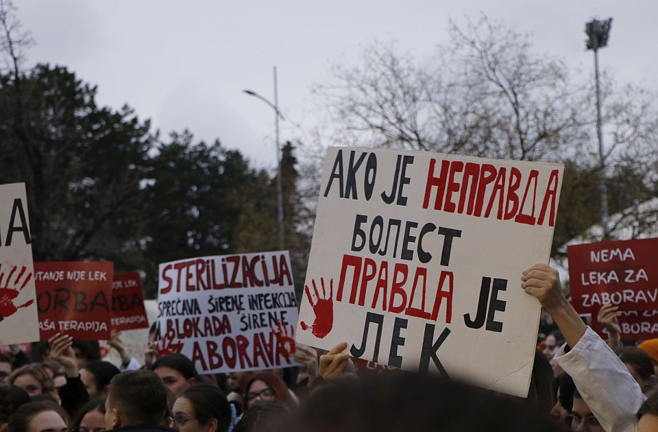 Video studenata sa FDU-a postao viralan: "Niste glasniji od tišine"