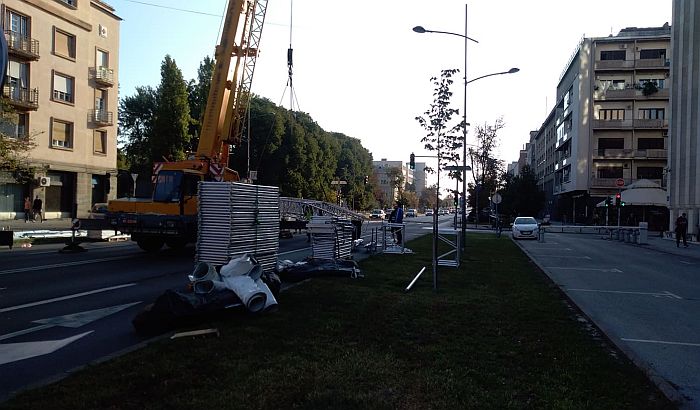 Zatvoren deo Bulevara Mihajla Pupina pored Banovine, autobusi menjaju trase