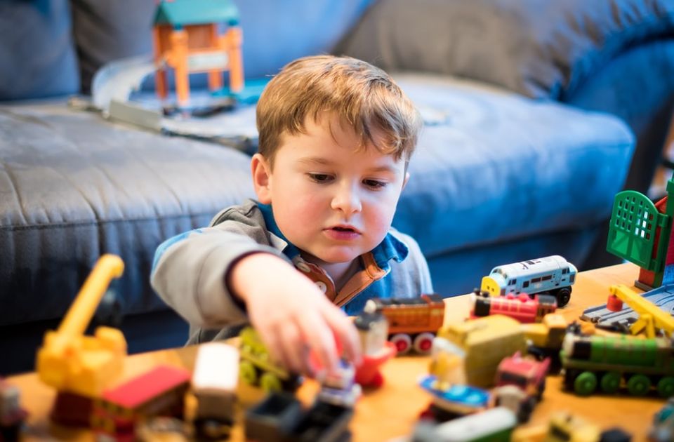 Previše igračaka može negativno uticati na decu