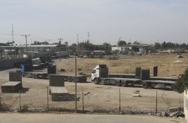 Humanitarna pomoć ušla u Gazu, prvi kamioni pušteni preko granice
