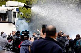 Policija vodenim topovima rasturila ilegalnu žurku u Briselu