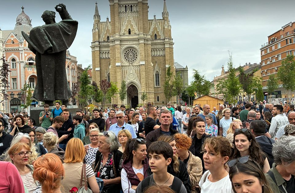UŽIVO VIDEO Protest "Odbrana Jovine je odbrana Srbije": Građani na Trgu slobode